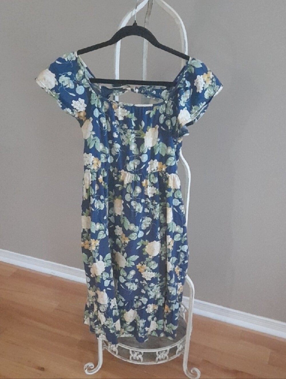 Old Navy Navy Floral Flutter-Sleeve Dress